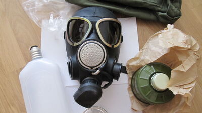 Pmk 2 Gas Mask And Respirator Wiki Fandom - gp5 gas mask roblox
