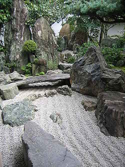 250px-Daisen-in2