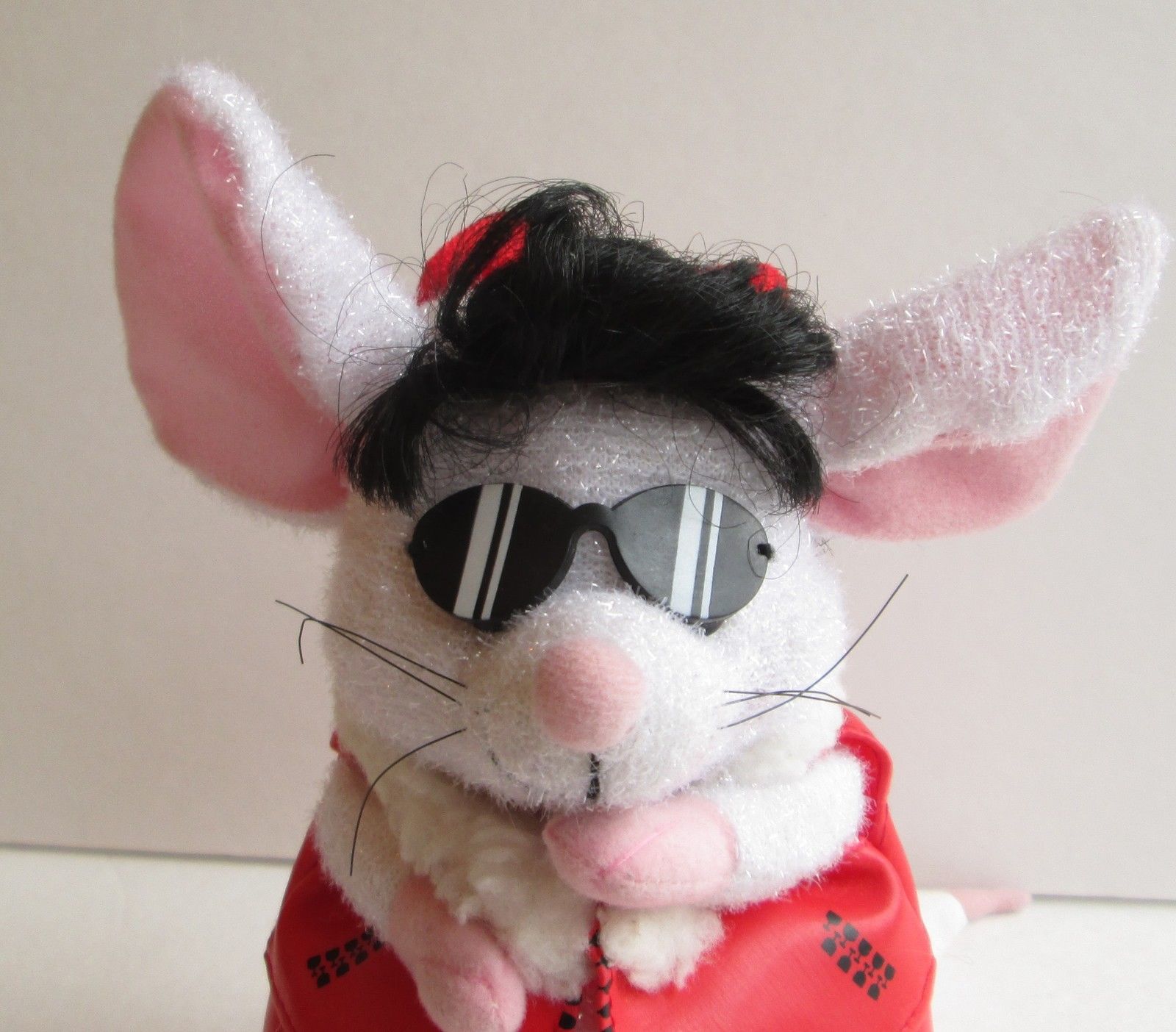 SINGING ANIMATED MOUSE CHRISTMAS FIGURE Beach Boys Little St Nick Gemmy Ind 2 JPG