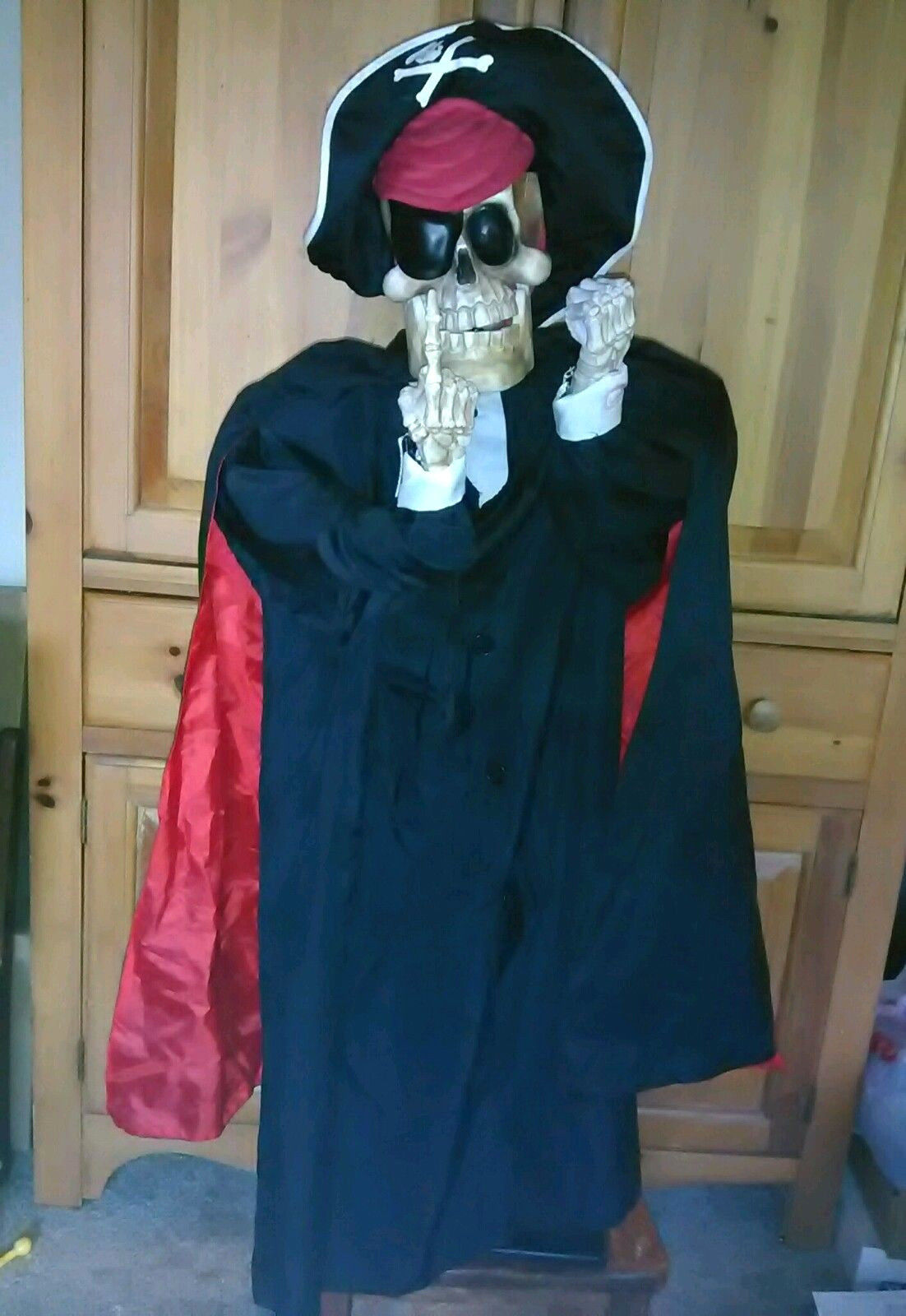 animated talking pirate skeleton motion sensor halloween prop gemmy scaryoke 3jpg