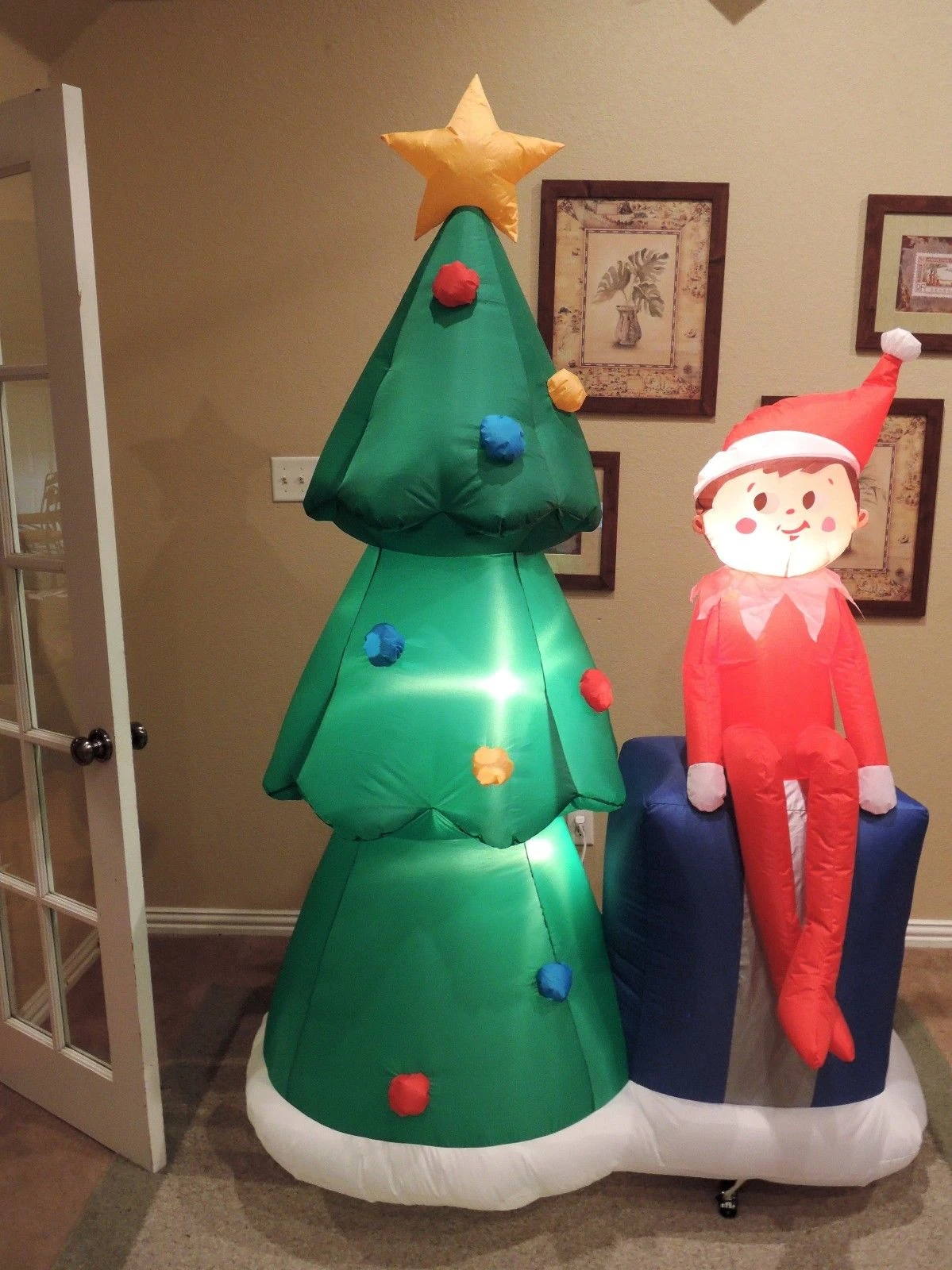 Image Gemmy inflatable elf on the shelf w christmas tree.JPG Gemmy