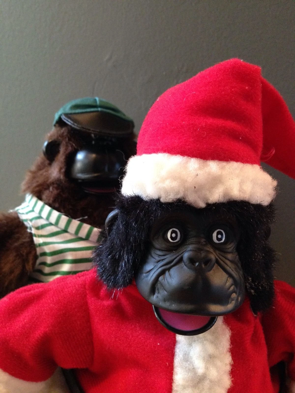 Image - Gemmy Gorilla Animated Santa Claus Macarena ...