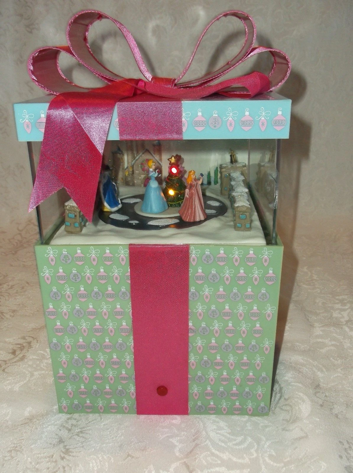 Image Disney Gemmy Industries Animated Pop Up Christmas Present Music