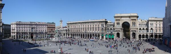 Panorámica Plaza Duomo (Milán)