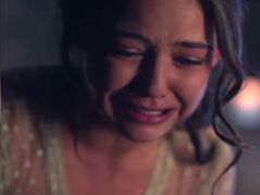 Davina-claire-crying
