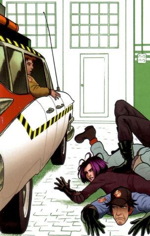 File:Ecto1aIDWCrossingOverIssue1CoverA.jpg