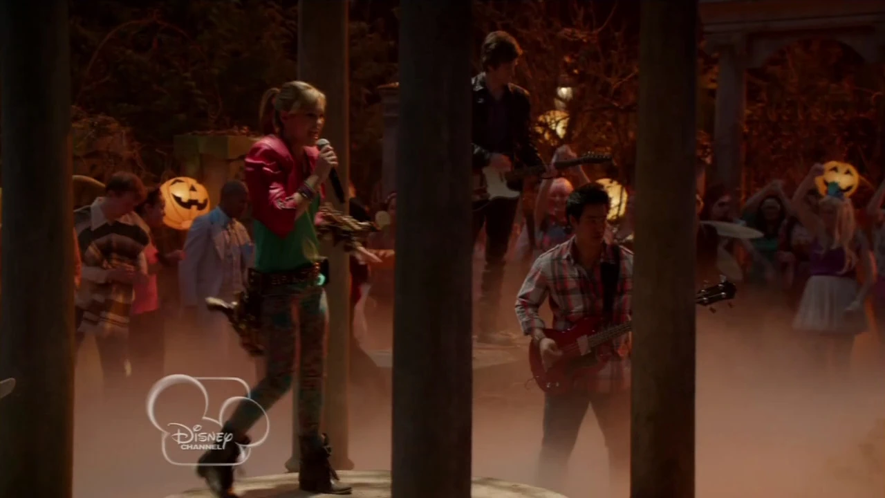 Image Girl Vs Monster 2012 720p HDTV h264OOO mkv 004416453.jpg