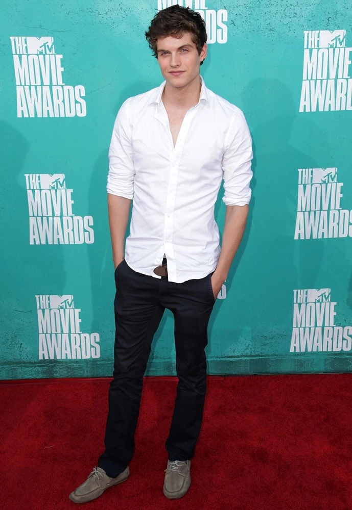 https://vignette.wikia.nocookie.net/glee/images/0/07/Daniel-sharman-2012-mtv-movie-awards-02.jpg/revision/latest?cb=20140310012838