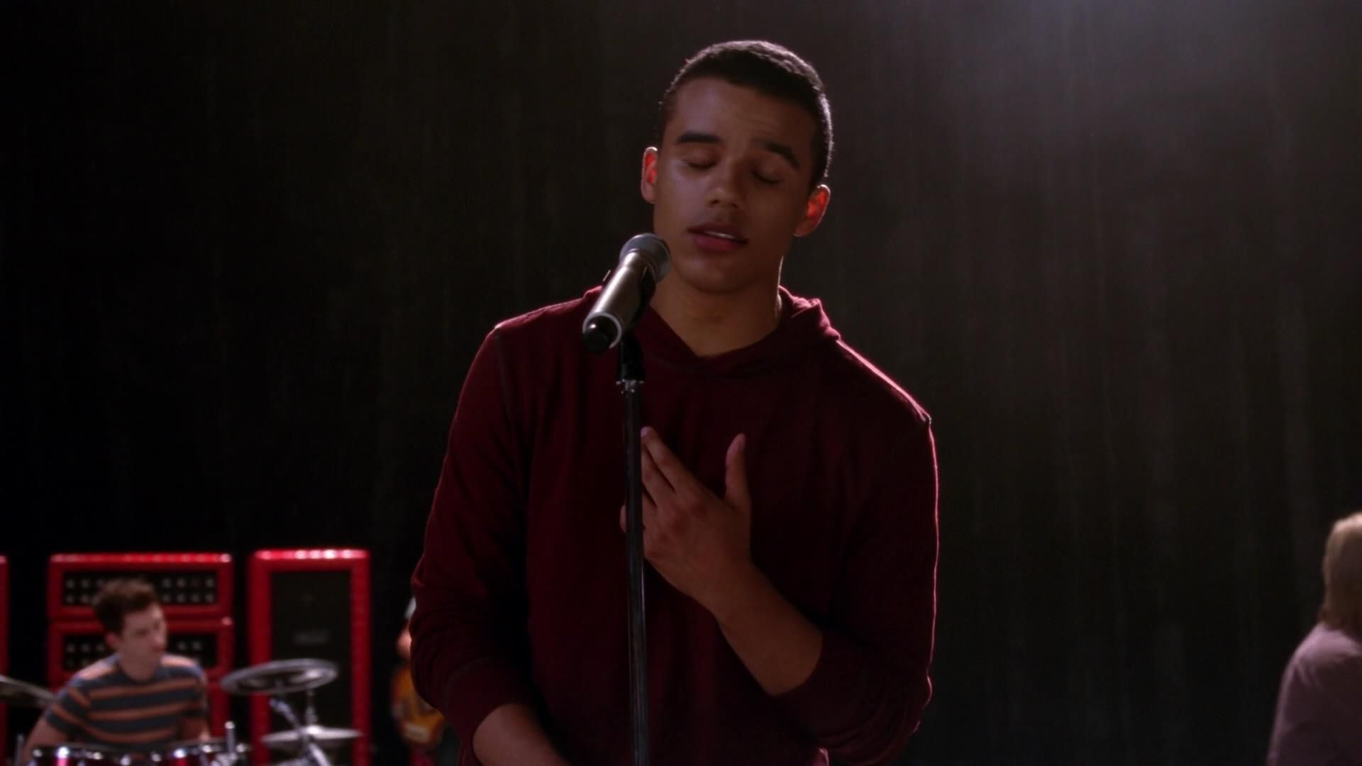 Jacob Artist singing