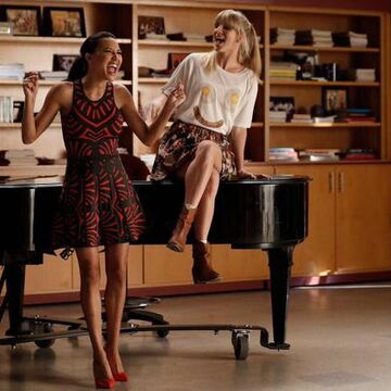 Hand In My Pocket I Feel The Earth Move Glee Tv Show Wiki Fandom