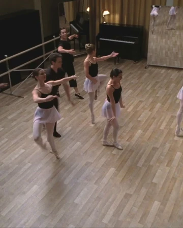 Total Eclipse Of The Heart Glee Wiki Fandom