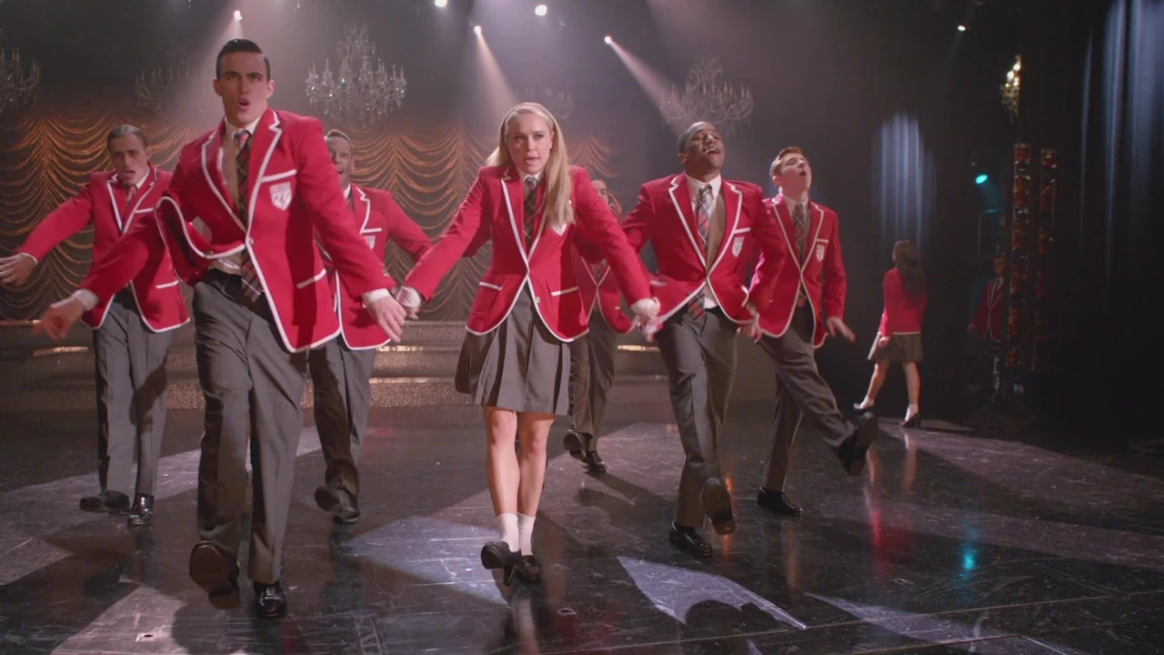 Image New Directions Chandelier.jpg Glee TV Show Wiki FANDOM