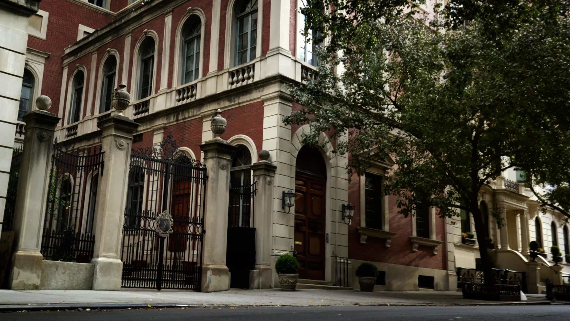 Falcone Mansion | Gotham Wiki | Fandom