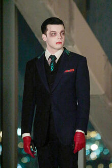 Gotham 4x22 -015