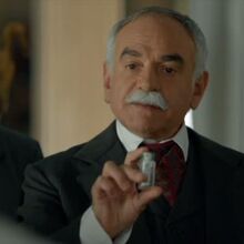 Resultado de imagen de el detective Ayala encentra cuchillo de oro
