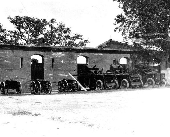 Plik:King Armored Cars in Haiti.jpg