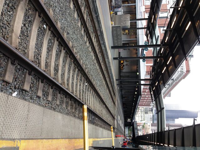 File:KingStationTracks.jpg