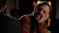 Monroe bar charme 1x04