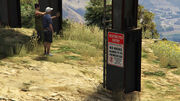 VinewoodSign-GTAV-warn