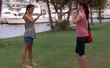 Charlotte desafiando Cleo com seus poderes.