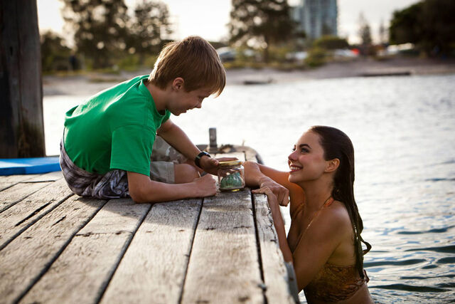 File:Nixie talking to Ben.jpg