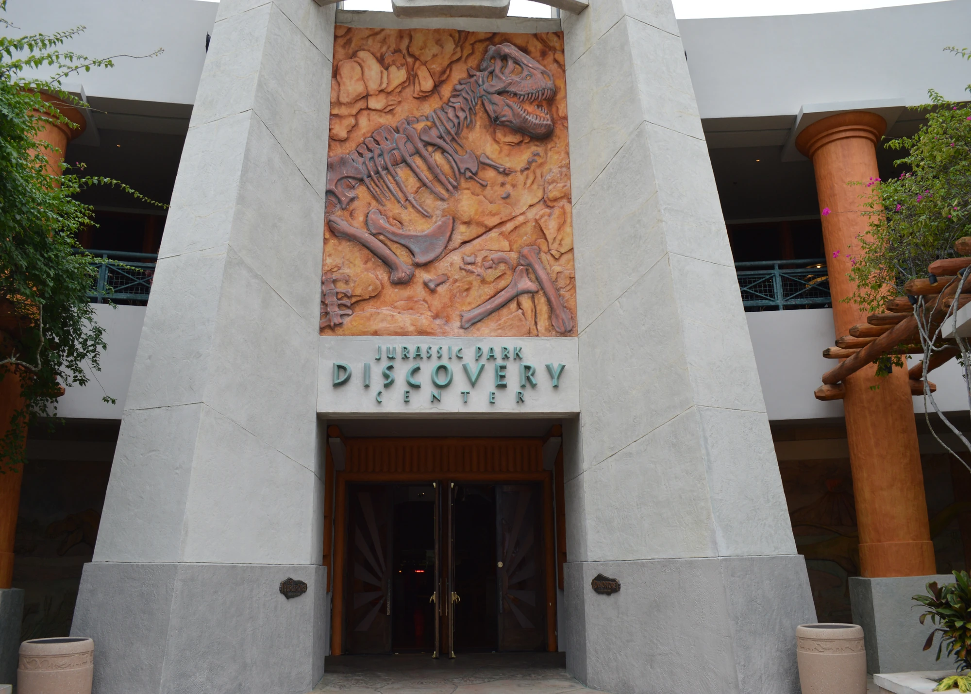 Jurassic Park Discovery Center  Halloween Horror Nights Wiki  Fandom