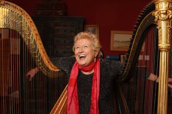 Elinor bennett with erard harps
