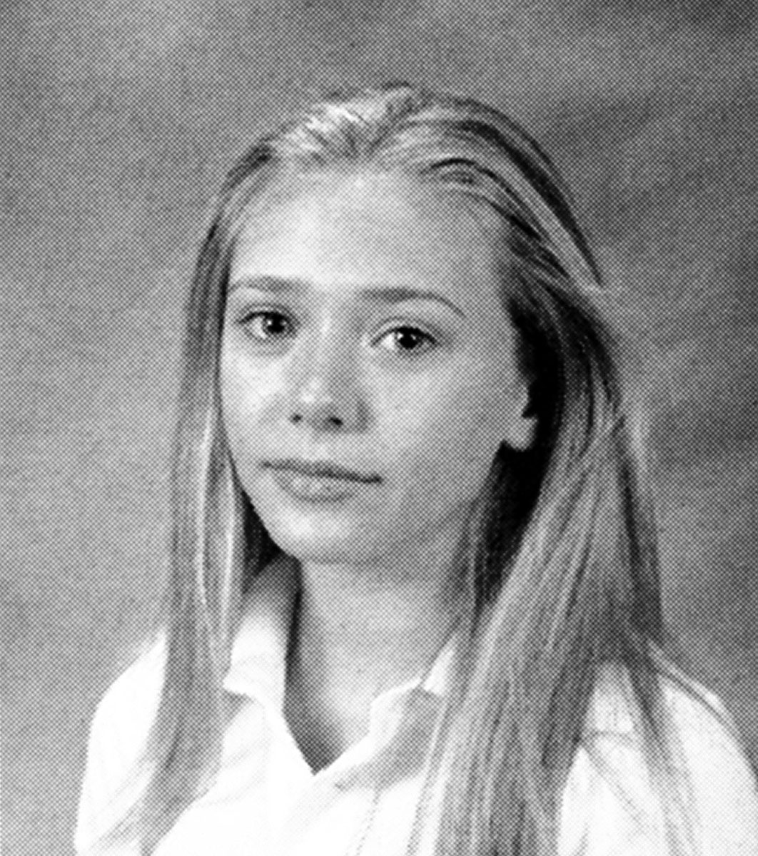 Pics Of The Olsen Twins Growing Up And 5 Of The Forgotten Sister
