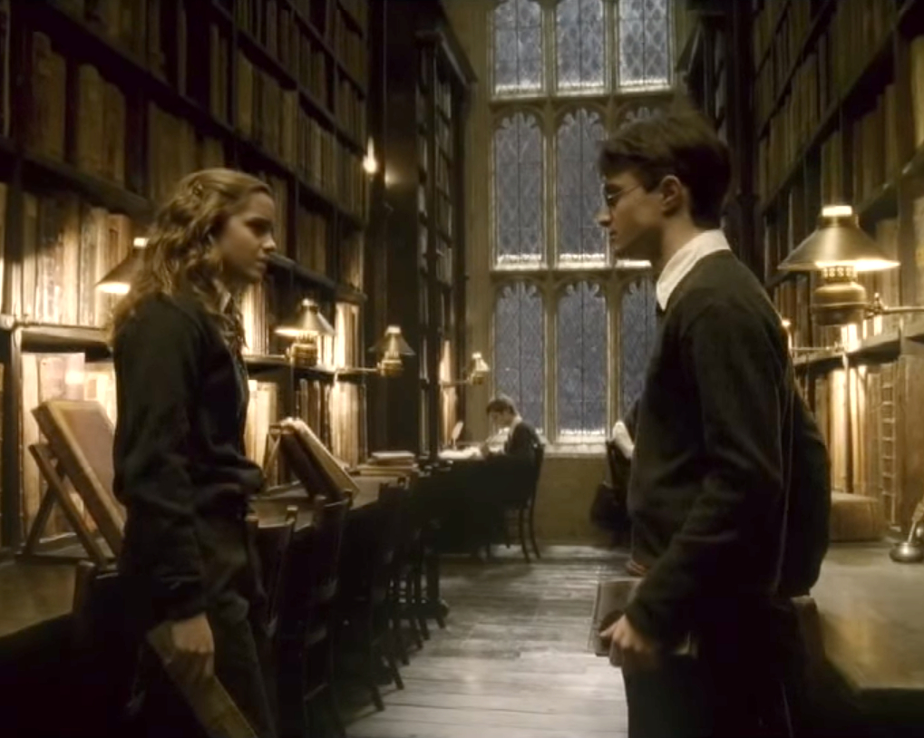 Image Harry et Hermione la biblioth¨que Harry et Hermione la biblioth¨que