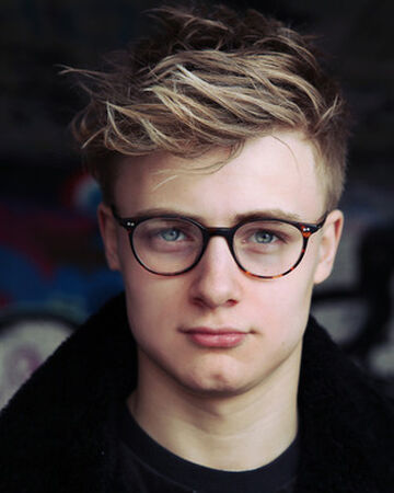 https://vignette.wikia.nocookie.net/harrypotter/images/2/20/Bertie-gilbert-profile.jpg/revision/latest/top-crop/width/360/height/450?cb=20140327114655&path-prefix=ru