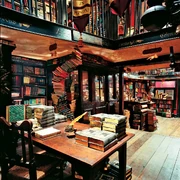 FlourishAndBlottsInterior2
