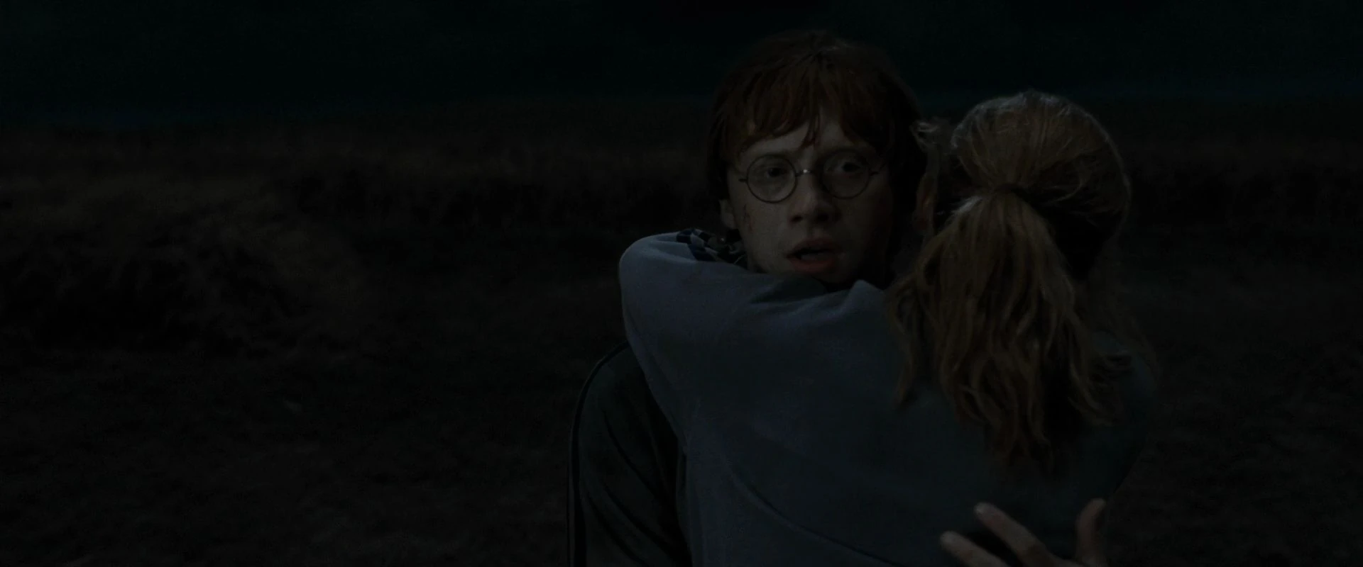 Image Ron Hermione hug.jpg Harry Potter Wiki FANDOM powered by Wikia