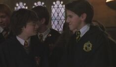 Justin int Harry COS 1