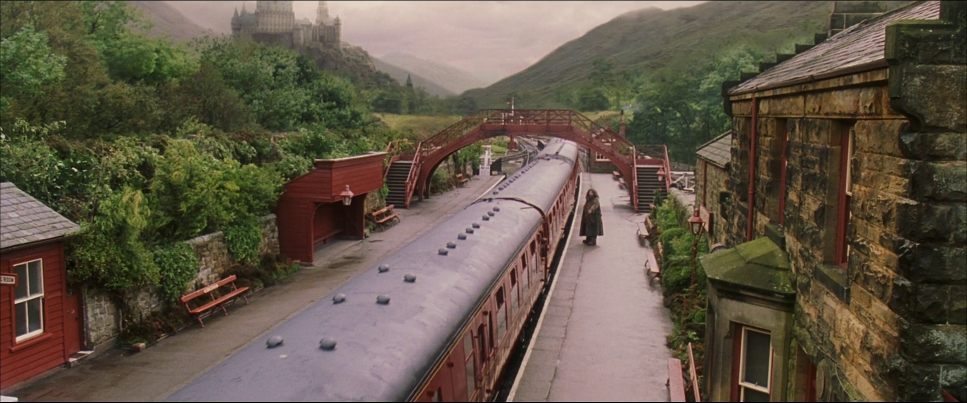 Znalezione obrazy dla zapytania hogsmeade station