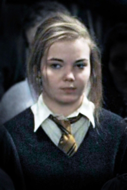 11+ Eloise Midgen Actress PNG