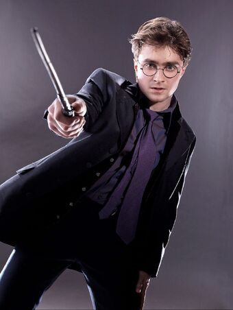 Harry Potter S Dress Robes Harry Potter Wiki Fandom