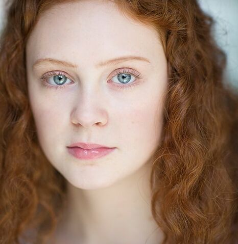 File:Rose Weasley by Helena Barlow.jpg