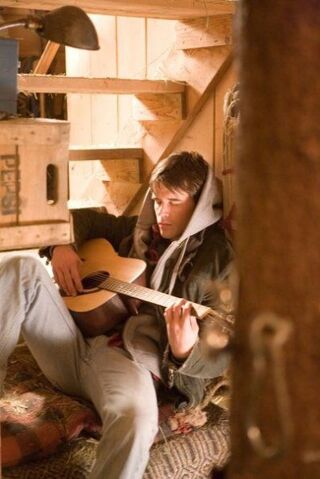 File:Tyguitar.jpg