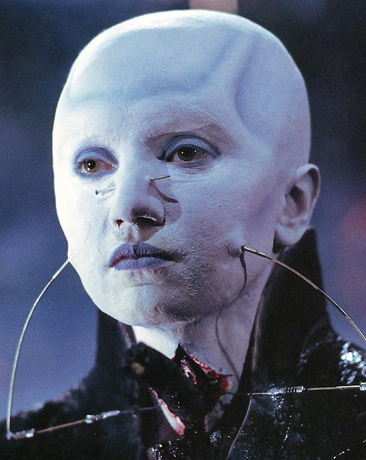 https://vignette.wikia.nocookie.net/hellraiser/images/7/7e/Female_Cenobite_1.jpg/revision/latest?cb=20180815055542