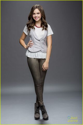 File:Bailee-madison-another-look-good-witch-series-05.jpg