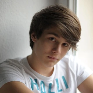 Lukas Karlsch / Galerie Herzensbrecher Wiki FANDOM powered by Wikia