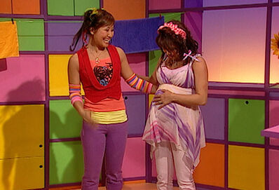 Pregnant-Hi-5-member-Kathleen-de-Leon-Jones-on-the-T-5624286