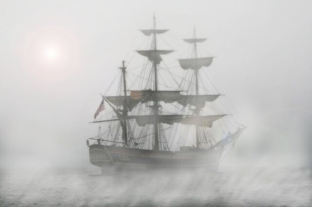 File:Ships in the Mist.jpg
