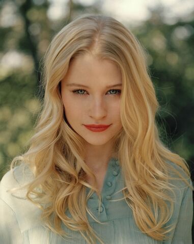 File:600full-emilie-de-ravin.jpeg