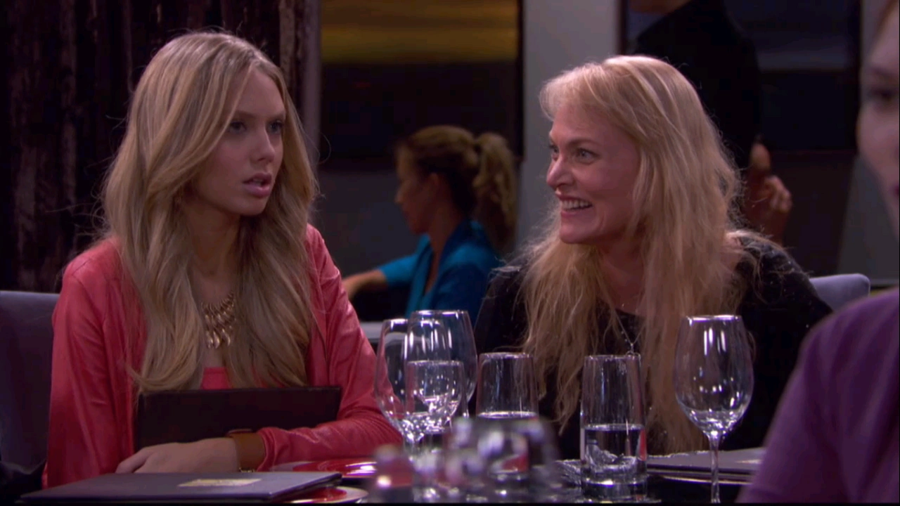 Image - Chloe Jackie ep 28.png | Hollywood Heights Wiki | FANDOM