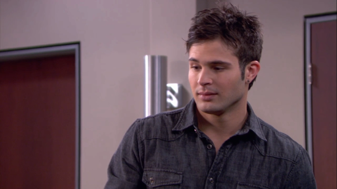 Image - Eddiesinlovewithloren.png | Hollywood Heights Wiki | FANDOM