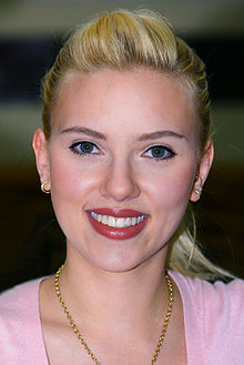 220px-Scarlett Johansson in Kuwait 01b-tweaked