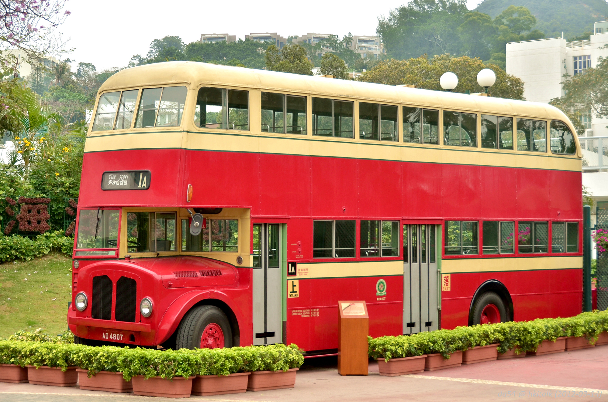 带你看看香港的双层巴士，基本上是很安全的交通工具