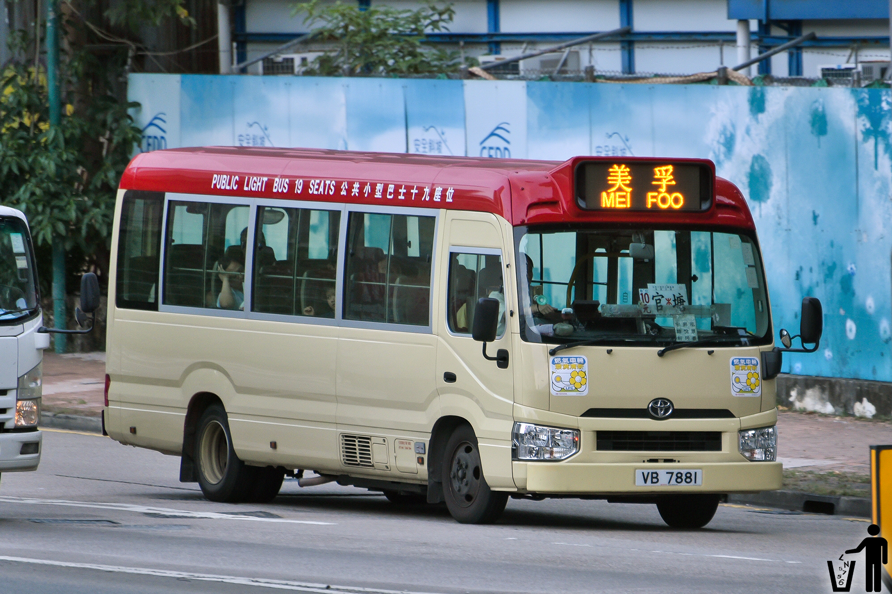 11座豪华电动观光车-深圳市雄韬电动车有限公司