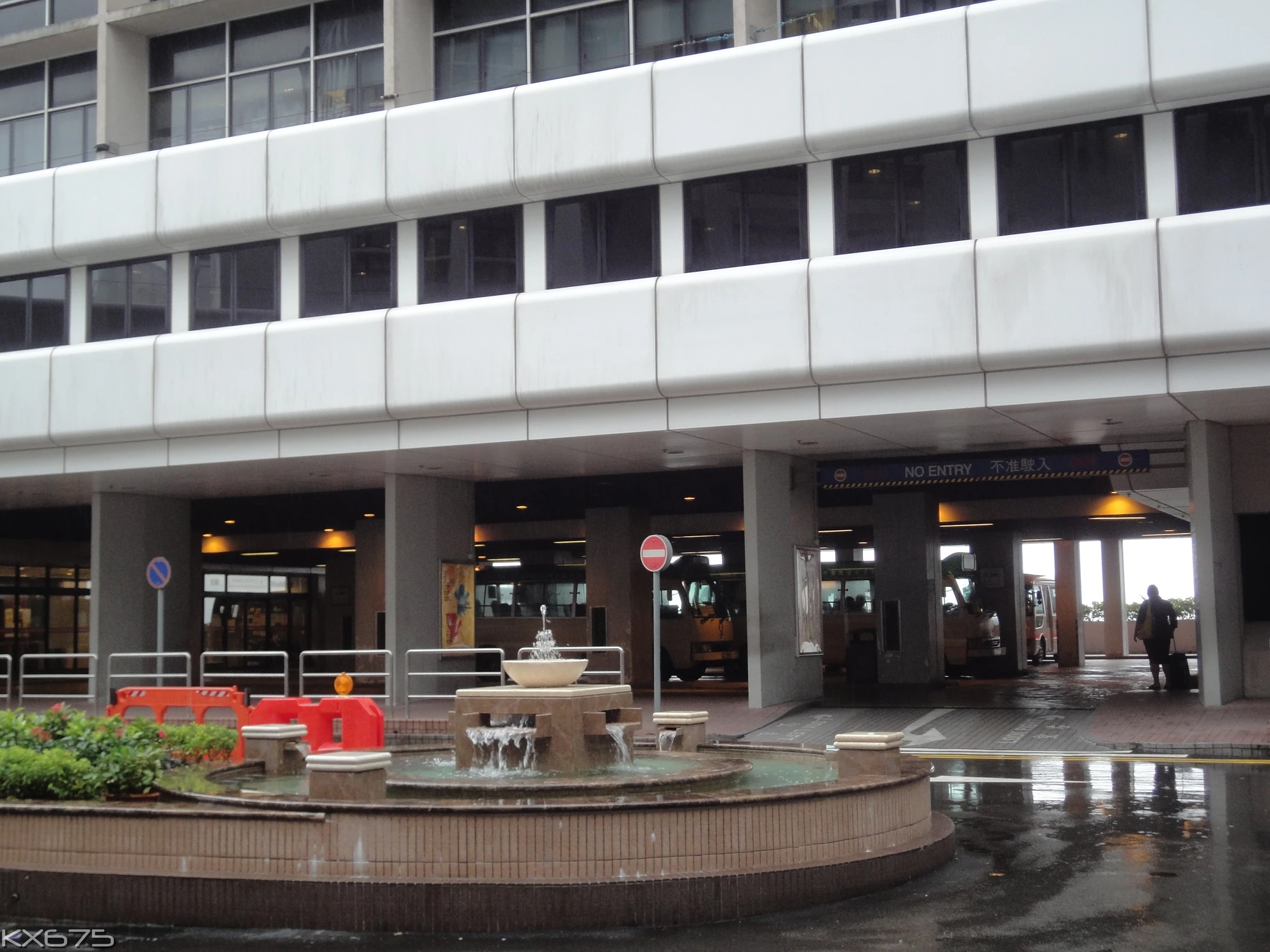 圖像 Queen Mary Hospital Block S PTI4.JPG 香港巴士大典 FANDOM powered by